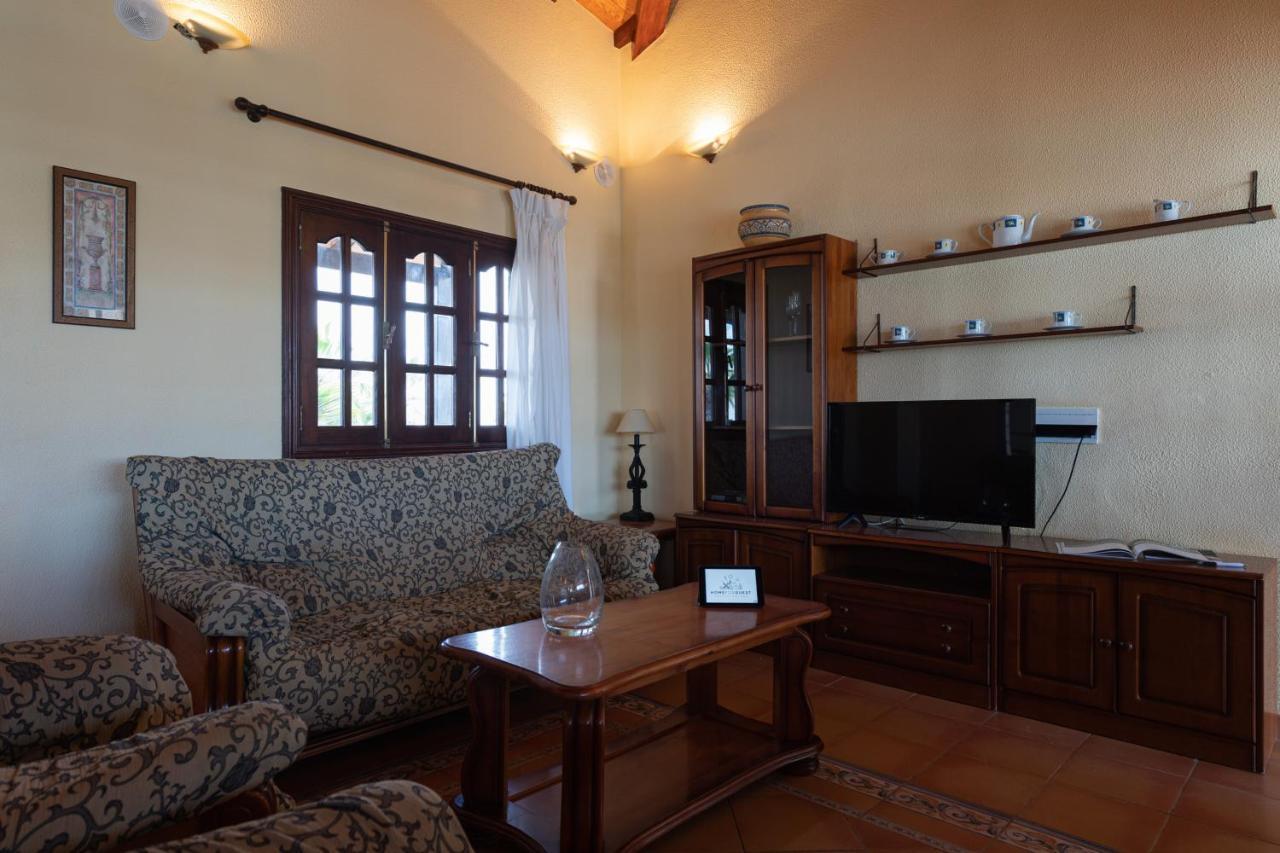 Homeforguest Villa Lobos Con Piscina Privada Caleta De Fuste Luaran gambar