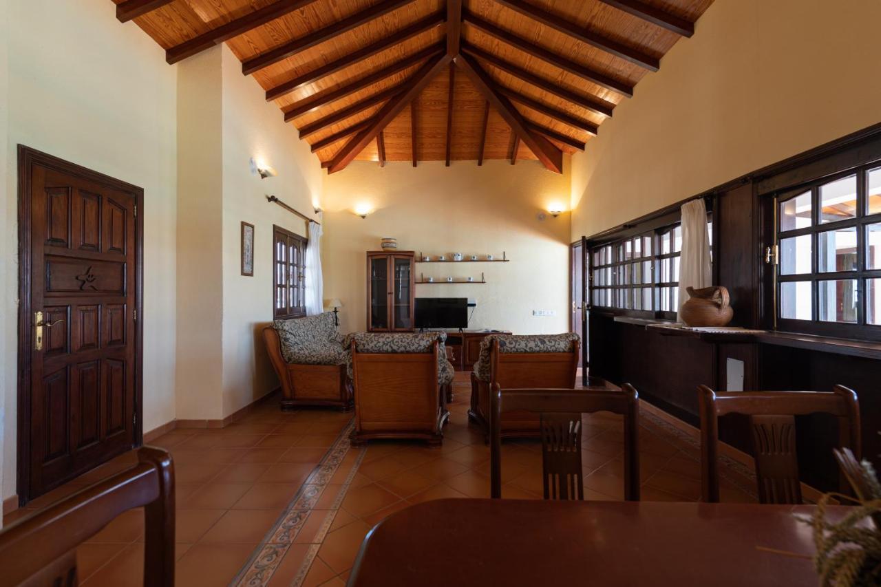 Homeforguest Villa Lobos Con Piscina Privada Caleta De Fuste Luaran gambar