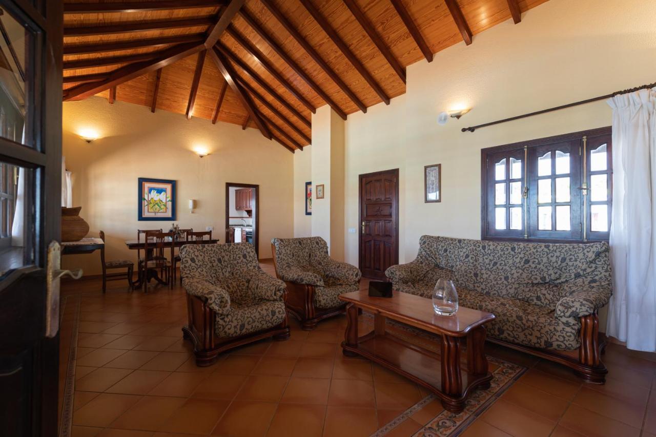 Homeforguest Villa Lobos Con Piscina Privada Caleta De Fuste Luaran gambar