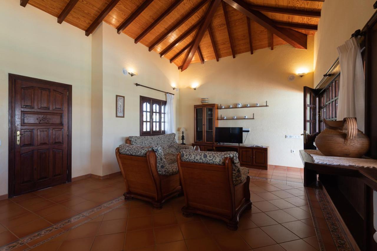 Homeforguest Villa Lobos Con Piscina Privada Caleta De Fuste Luaran gambar