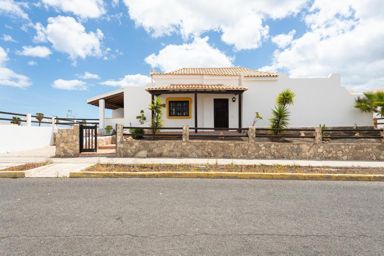 Homeforguest Villa Lobos Con Piscina Privada Caleta De Fuste Luaran gambar